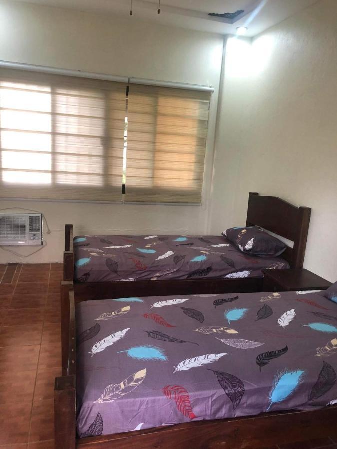 טגאיטאי Tagaytay Bnr Guesthouse 4Br With Balcony 12-14 Guest מראה חיצוני תמונה